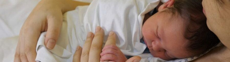 بررسی وضعیت نوزاد در چند روز اول پس از تولد